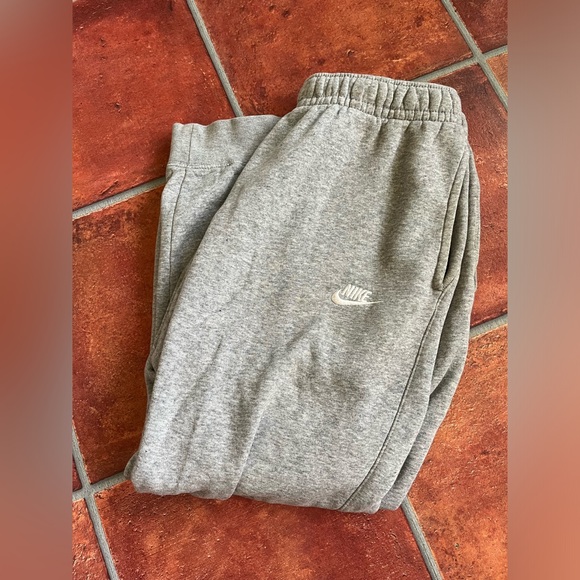 Nike Sweatpants - Picture 1 of 5